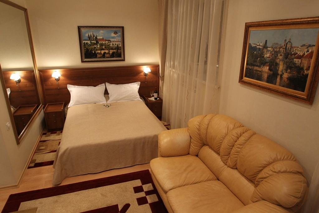 Zlata Praha Hotell Zaporizhia Rom bilde